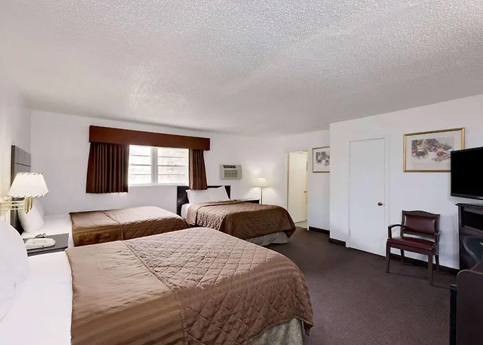 Motel: Travelodge By Wyndham Ozona